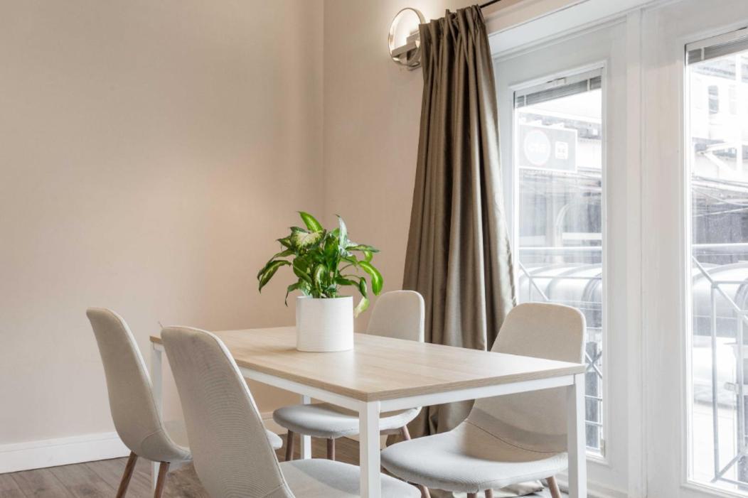 The Double Play - 1 Min Walk To Wrigley! Spacious 2Br - Perfect For Cubs Fans! Chicago Luaran gambar