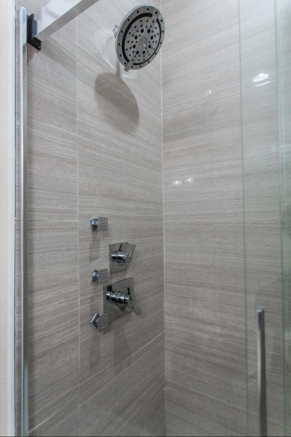 The Double Play - 1 Min Walk To Wrigley! Spacious 2Br - Perfect For Cubs Fans! Chicago Luaran gambar