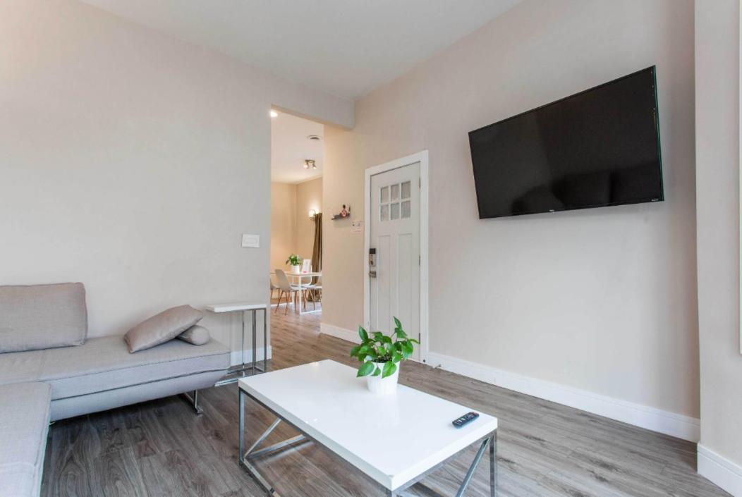 The Double Play! 1 Min Walk To Wrigley - 2Br - Perfect For Cubs Fans Apartment Chicago Luaran gambar