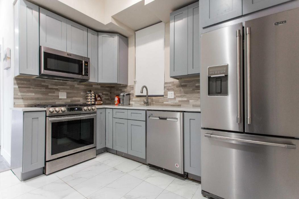 The Double Play! 1 Min Walk To Wrigley - 2Br - Perfect For Cubs Fans Apartment Chicago Luaran gambar