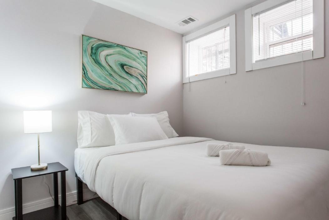 The Double Play - 1 Min Walk To Wrigley! Spacious 2Br - Perfect For Cubs Fans! Chicago Luaran gambar