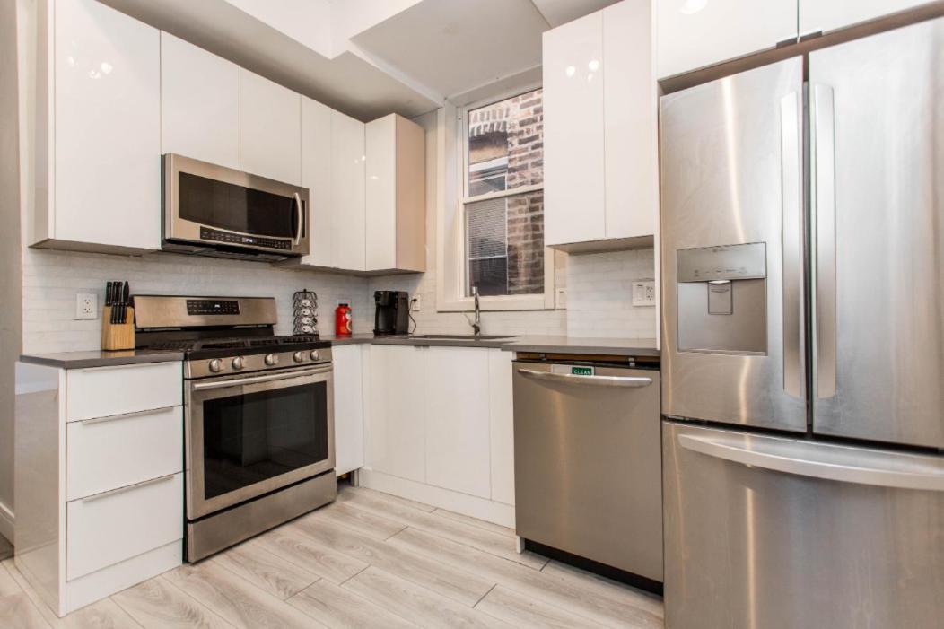 The Double Play - 1 Min Walk To Wrigley! Spacious 2Br - Perfect For Cubs Fans! Chicago Luaran gambar