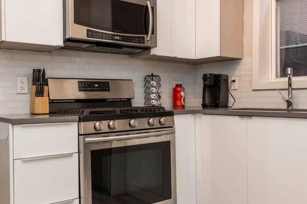 The Double Play - 1 Min Walk To Wrigley! Spacious 2Br - Perfect For Cubs Fans! Chicago Luaran gambar