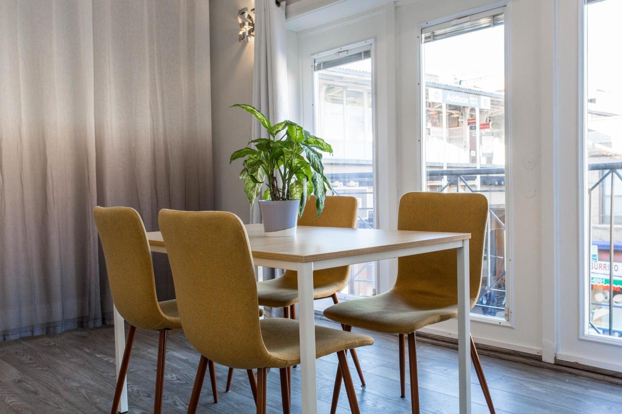 The Double Play! 1 Min Walk To Wrigley - 2Br - Perfect For Cubs Fans Apartment Chicago Luaran gambar