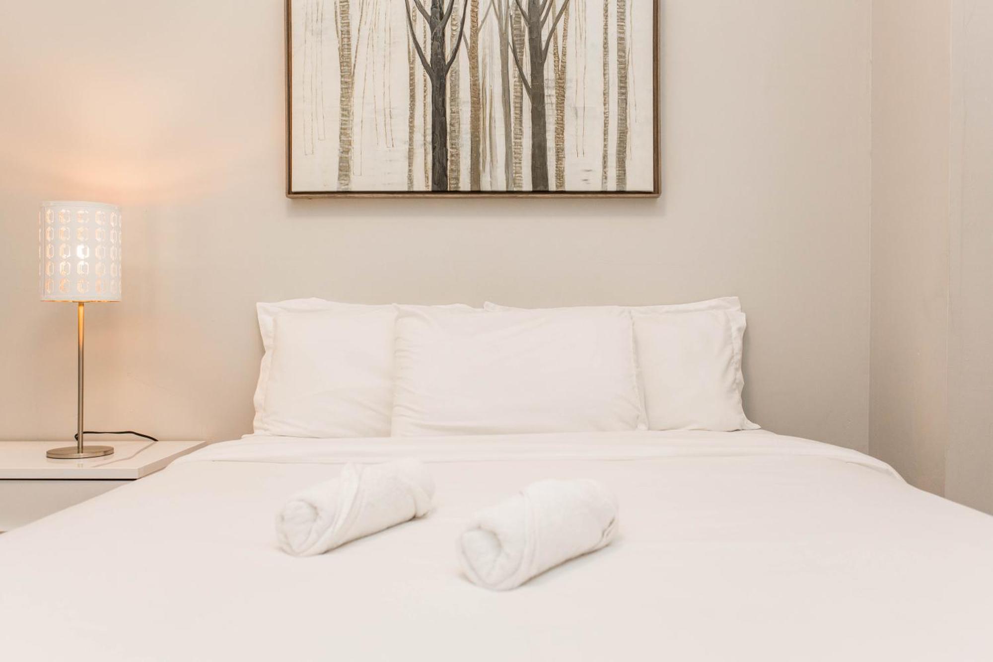 The Double Play - 1 Min Walk To Wrigley! Spacious 2Br - Perfect For Cubs Fans! Chicago Luaran gambar